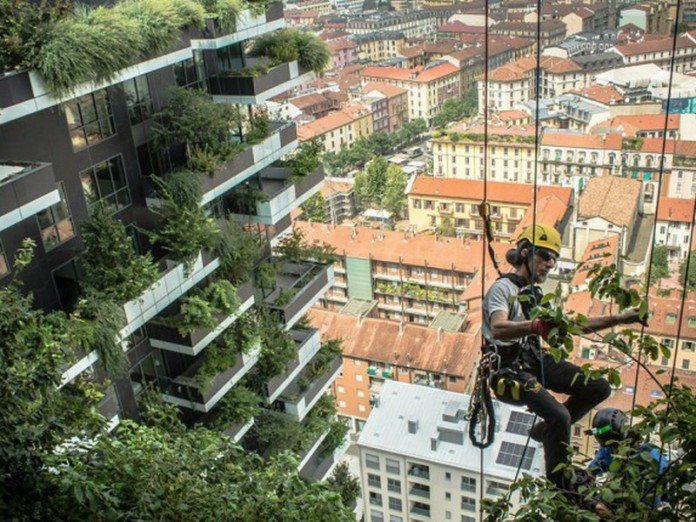 «Вертикальные леса» — прекрасный способ очистить воздух и преобразить вид города